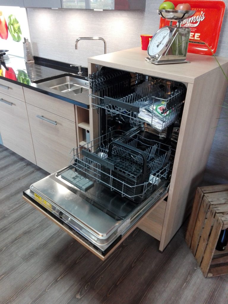 Küche 3 - ergonomisch hochgebauter Geschirrspüler - Küche Life Style